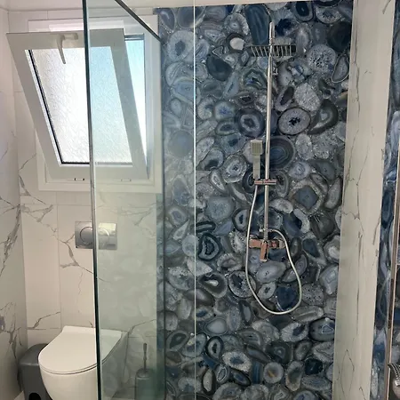 Appartement Luka 1 *